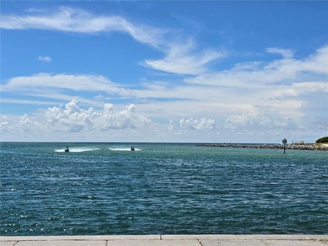 525 73RD AVENUE 2, St Pete Beach, FL 33706