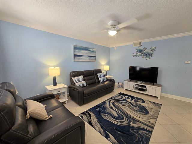 525 73RD AVENUE 2, St Pete Beach, FL 33706