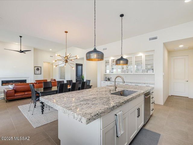 455 N Heritage Point Place, Sahuarita, AZ 85629