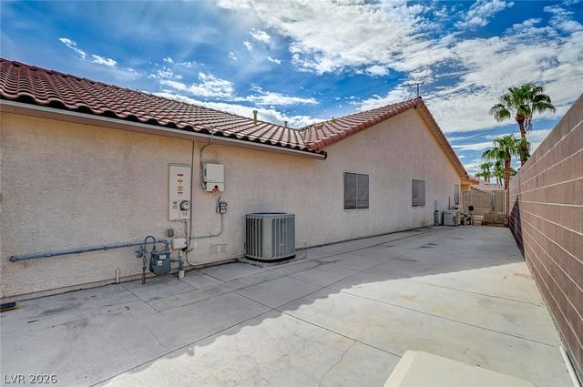 1221 Blazing Sand Street, Las Vegas, NV 89110