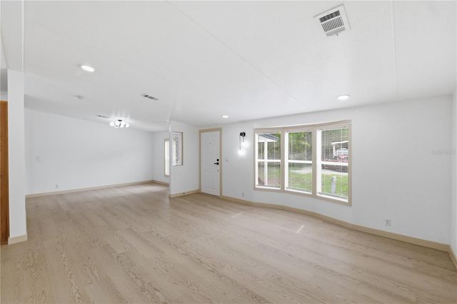 8726 N MEADOWVIEW CIR, Tampa, FL 33625