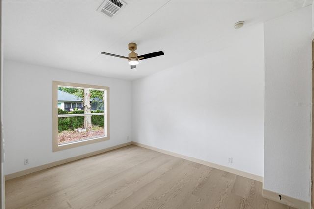 8726 N MEADOWVIEW CIR, Tampa, FL 33625