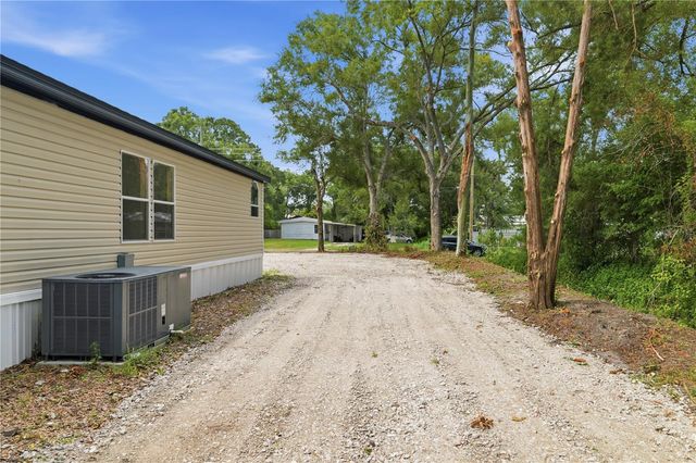 8726 N MEADOWVIEW CIR, Tampa, FL 33625