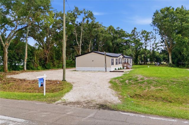8726 N MEADOWVIEW CIR, Tampa, FL 33625