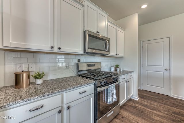 5581 Wildlife Circle, Piney Flats, TN 37686