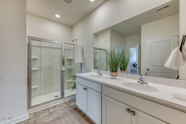 5581 Wildlife Circle, Piney Flats, TN 37686