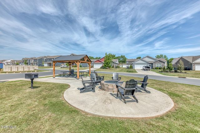 5581 Wildlife Circle, Piney Flats, TN 37686