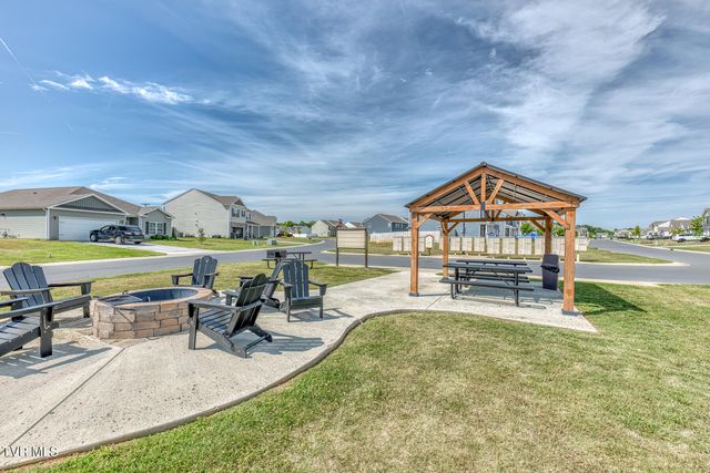 5581 Wildlife Circle, Piney Flats, TN 37686