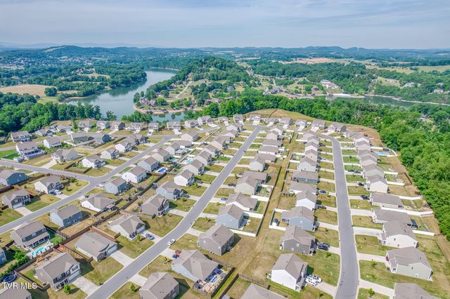 5581 Wildlife Circle, Piney Flats, TN 37686