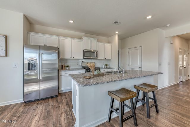 5581 Wildlife Circle, Piney Flats, TN 37686