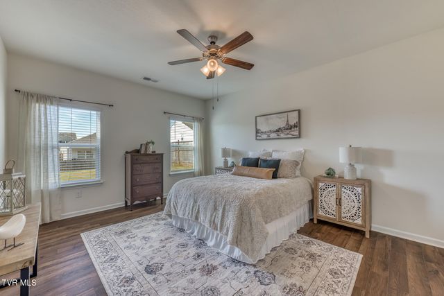 5581 Wildlife Circle, Piney Flats, TN 37686