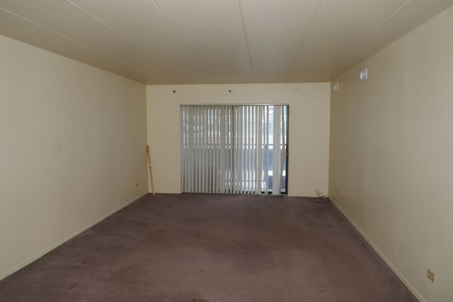 603 S River Road 2M, Des Plaines, IL 60016