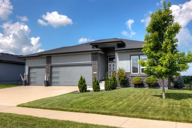 2012 NE Park Drive, Grimes, IA 50111