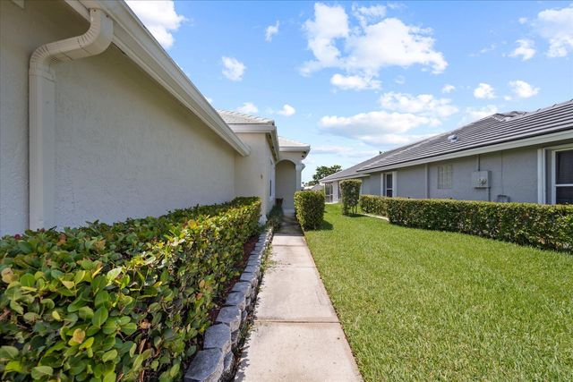 2573 Country Golf Drive, Wellington, FL 33414