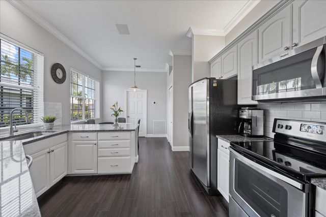 2573 Country Golf Drive, Wellington, FL 33414