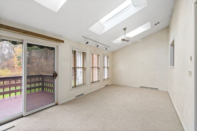 7 Castle Hill Rd G, Agawam, MA 01001