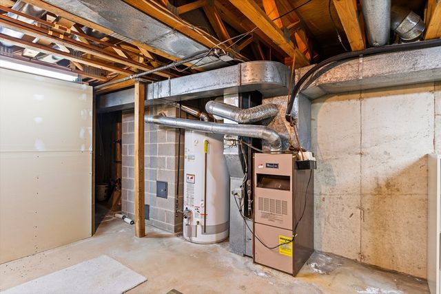 7 Castle Hill Rd G, Agawam, MA 01001