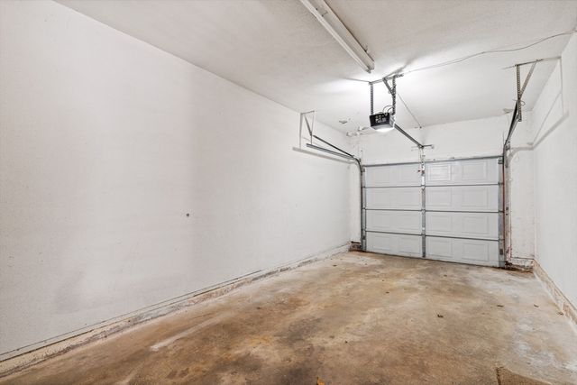 7 Castle Hill Rd G, Agawam, MA 01001