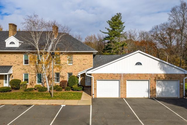7 Castle Hill Rd G, Agawam, MA 01001
