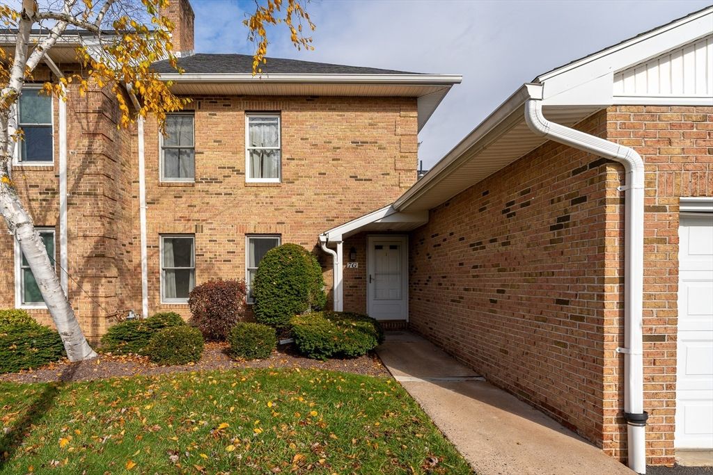 7 Castle Hill Rd G, Agawam, MA 01001