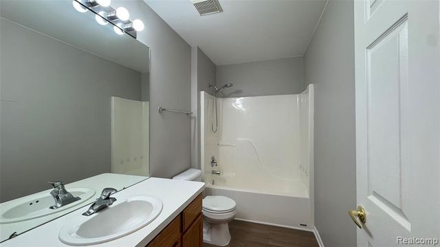 216 Biltmore, Troy, MI 48084