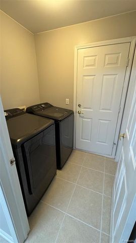 216 Biltmore, Troy, MI 48084