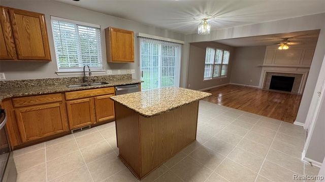 216 Biltmore, Troy, MI 48084