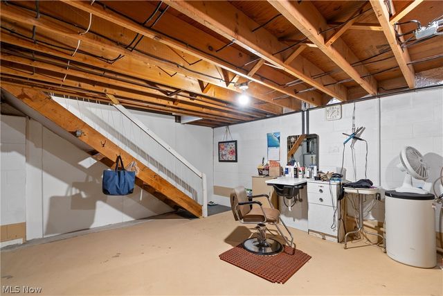 2560 Kenyon Avenue NW, Massillon, OH 44647