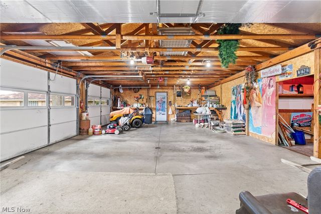 2560 Kenyon Avenue NW, Massillon, OH 44647