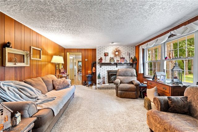 2560 Kenyon Avenue NW, Massillon, OH 44647
