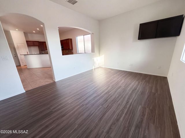7030 W Fallen Sun Court, Tucson, AZ 85743
