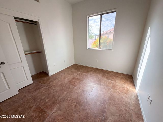 7030 W Fallen Sun Court, Tucson, AZ 85743