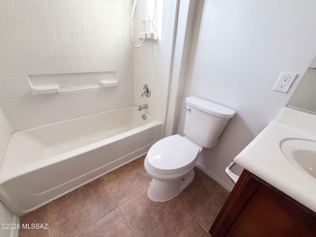 7030 W Fallen Sun Court, Tucson, AZ 85743