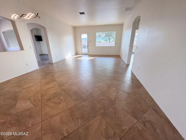 7030 W Fallen Sun Court, Tucson, AZ 85743
