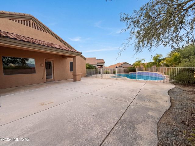 7030 W Fallen Sun Court, Tucson, AZ 85743