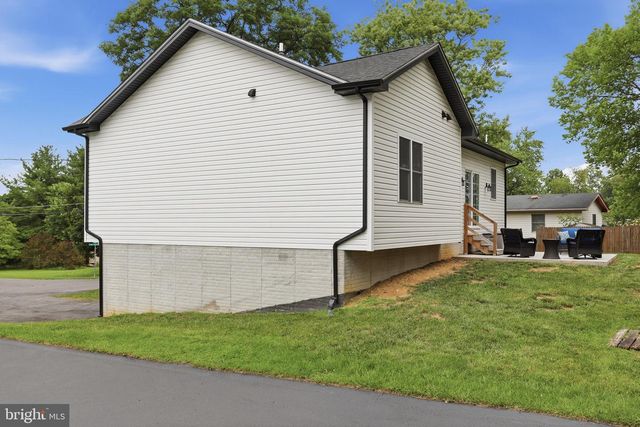 195 STILL MEADOW DR, Martinsburg, WV 25405