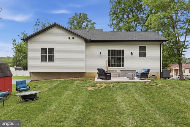 195 STILL MEADOW DR, Martinsburg, WV 25405