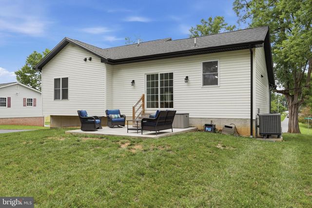195 STILL MEADOW DR, Martinsburg, WV 25405