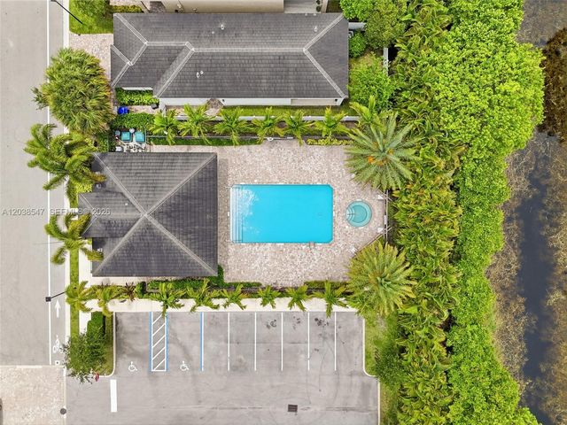 3384 NW 5th St, Pompano Beach, FL 33069