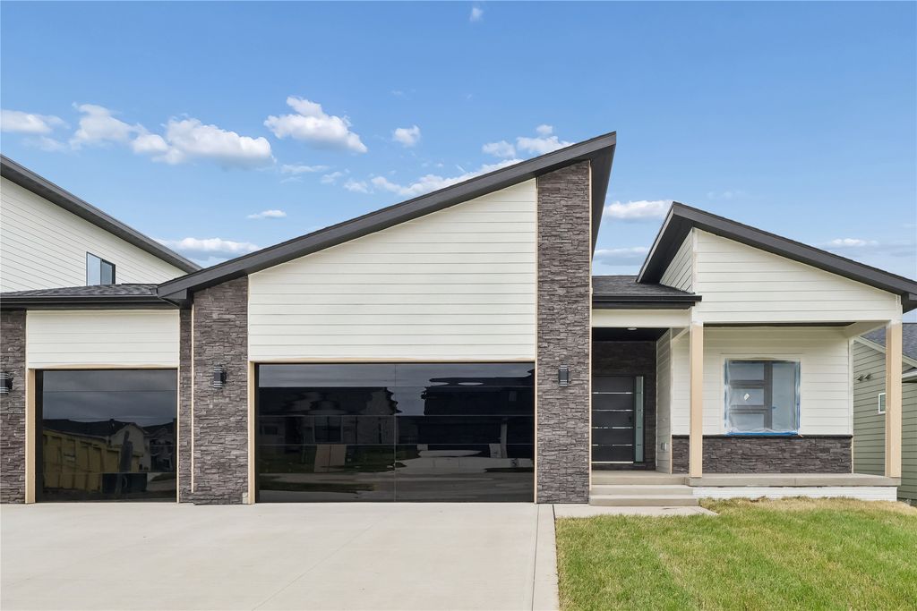 4661 177th Street, Urbandale, IA 50323