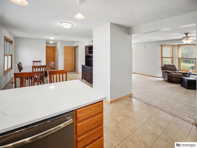 6821 N 16Th Street, Lincoln, NE 68521