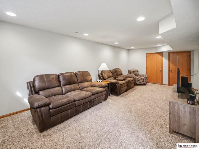 6821 N 16Th Street, Lincoln, NE 68521