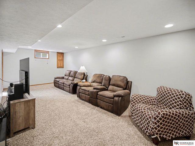 6821 N 16Th Street, Lincoln, NE 68521