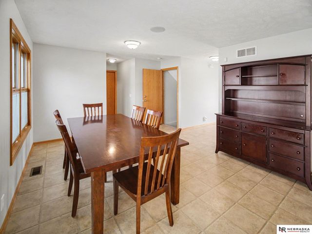 6821 N 16Th Street, Lincoln, NE 68521