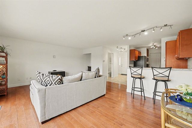 723 Skynob Drive, Ann Arbor, MI 48105