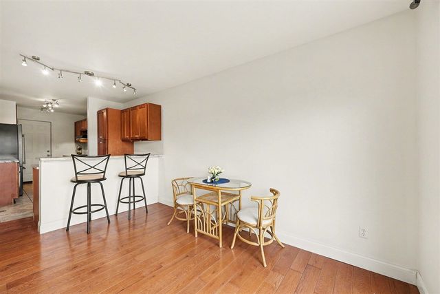 723 Skynob Drive, Ann Arbor, MI 48105