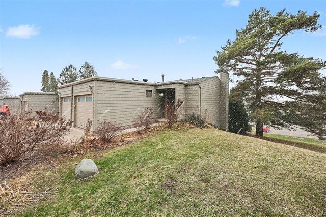 723 Skynob Drive, Ann Arbor, MI 48105