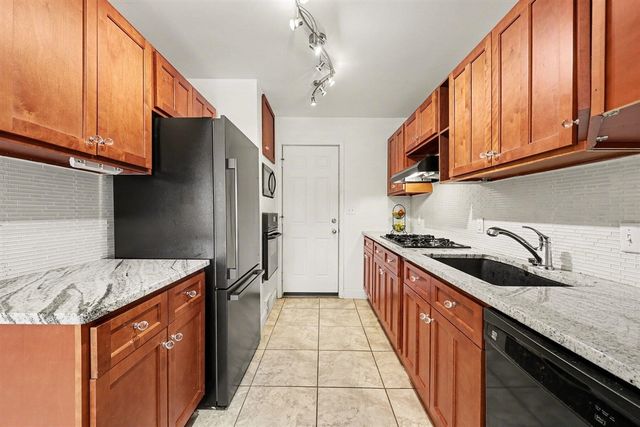 723 Skynob Drive, Ann Arbor, MI 48105