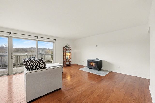 723 Skynob Drive, Ann Arbor, MI 48105