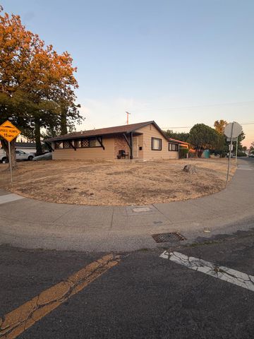 7533 29th St, Sacramento, CA 95822
